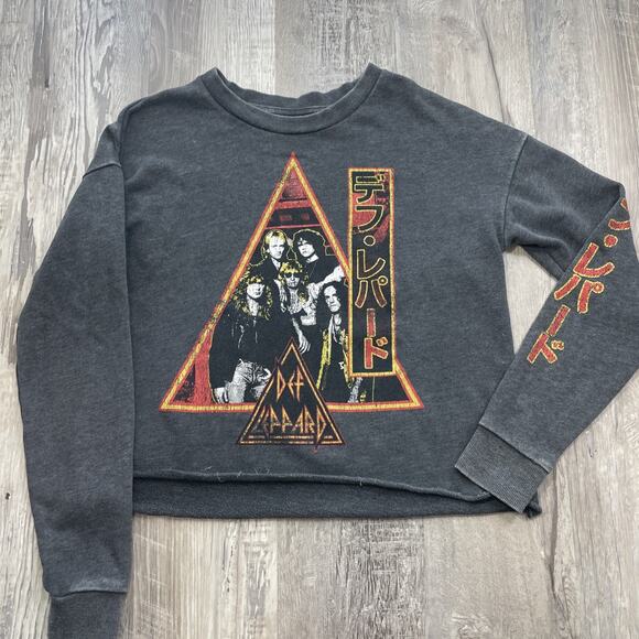 Def Leppard Sweatshirt Gray Vintage Look Crop Raw Hem Womens XS - Picture 1 of 13